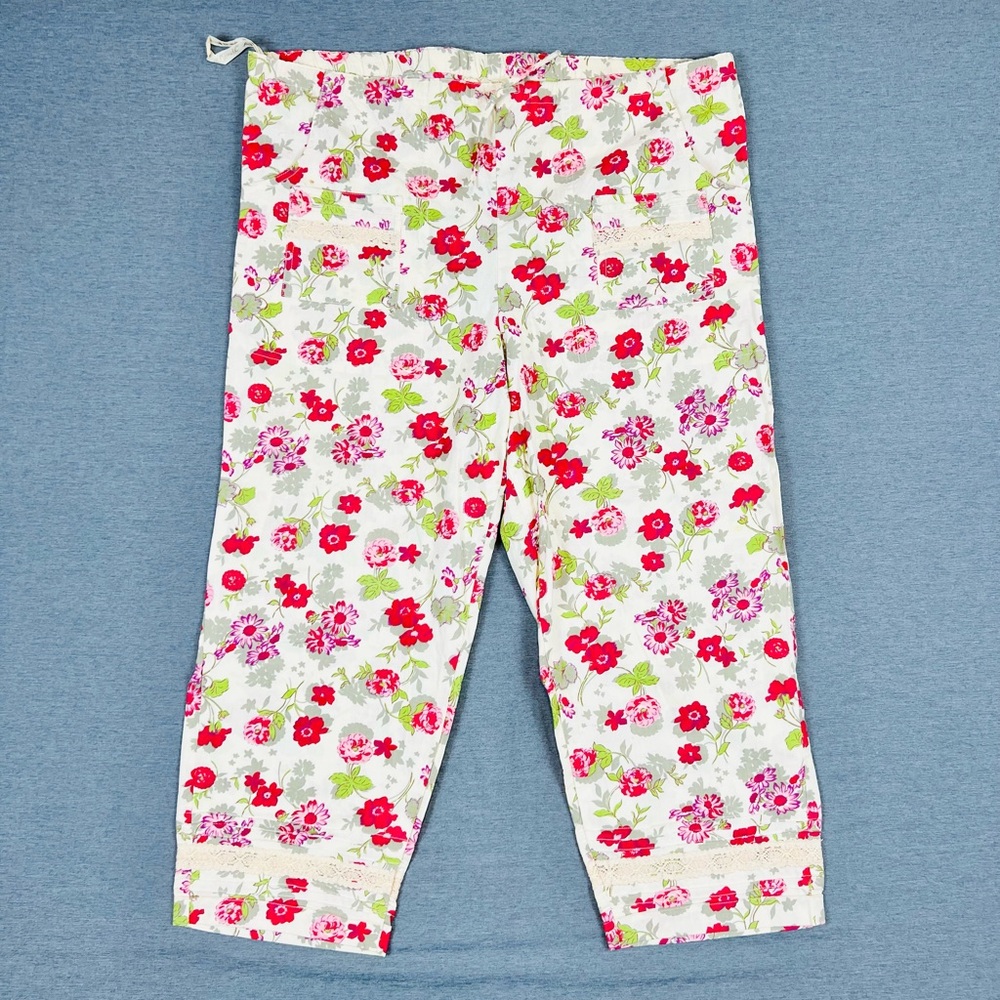 April Cornell Red and Green Floral Fabric Capris